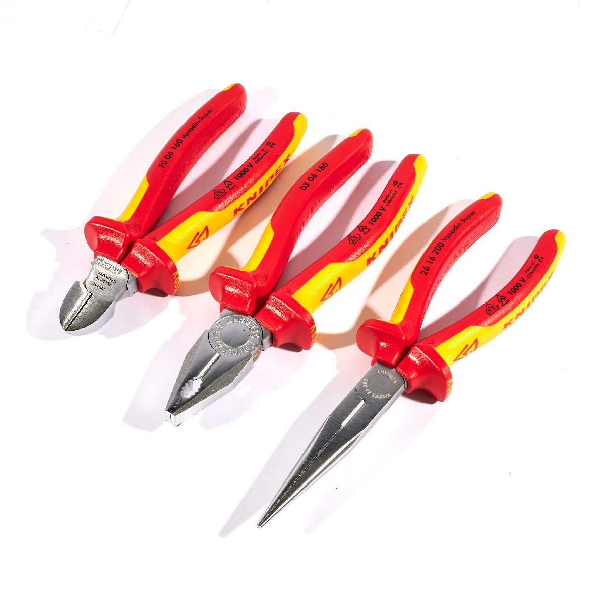 ชุดคีมกันไฟ KNIPEX รุ่น 002012 ราคา ฿3,774