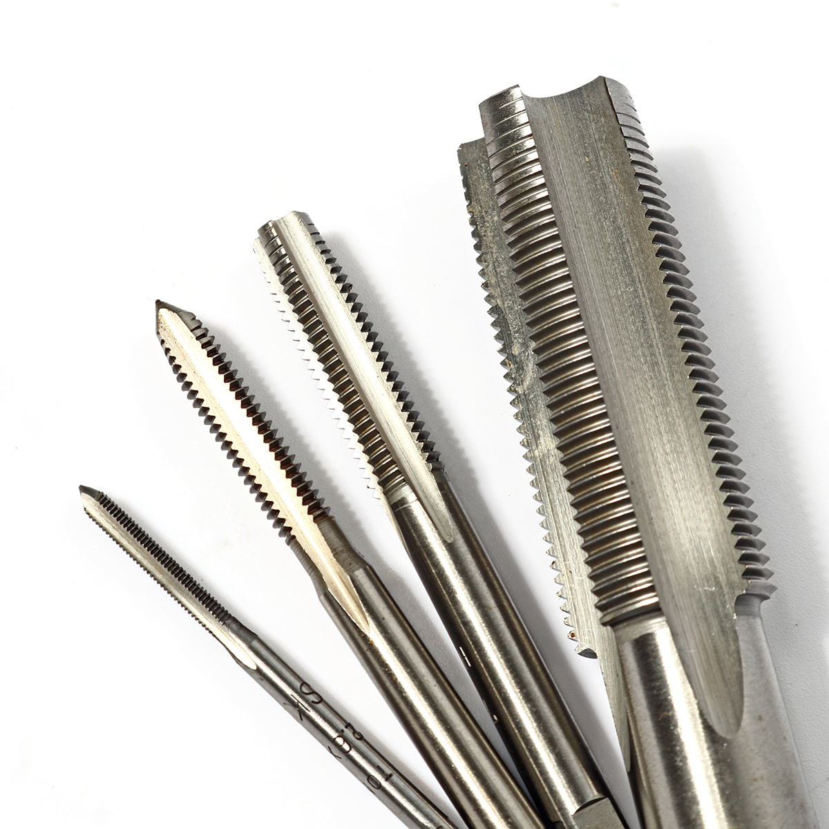 ดอกต๊าปเกลียว(ตัวผู้) DAIICHI รุ่น M7X1.00 ราคา ฿156