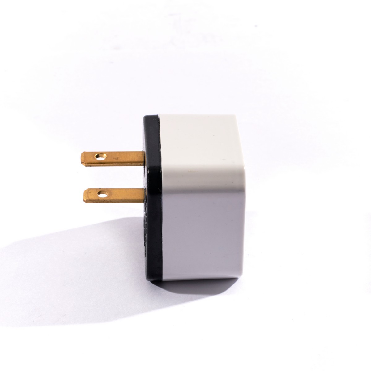 ช่อง(เหลี่ยม)สีขาวดำ DATA รุ่น ADAPTER UNIVERSAL 1 รูปที่ 3