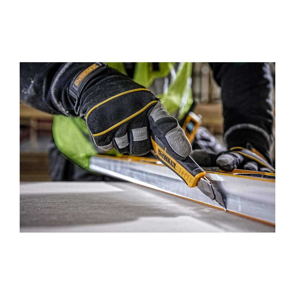 มีดคัตเตอร์ ขนาด 18 มม. DEWALT รุ่น DWHT10332-030 รูปที่ 4