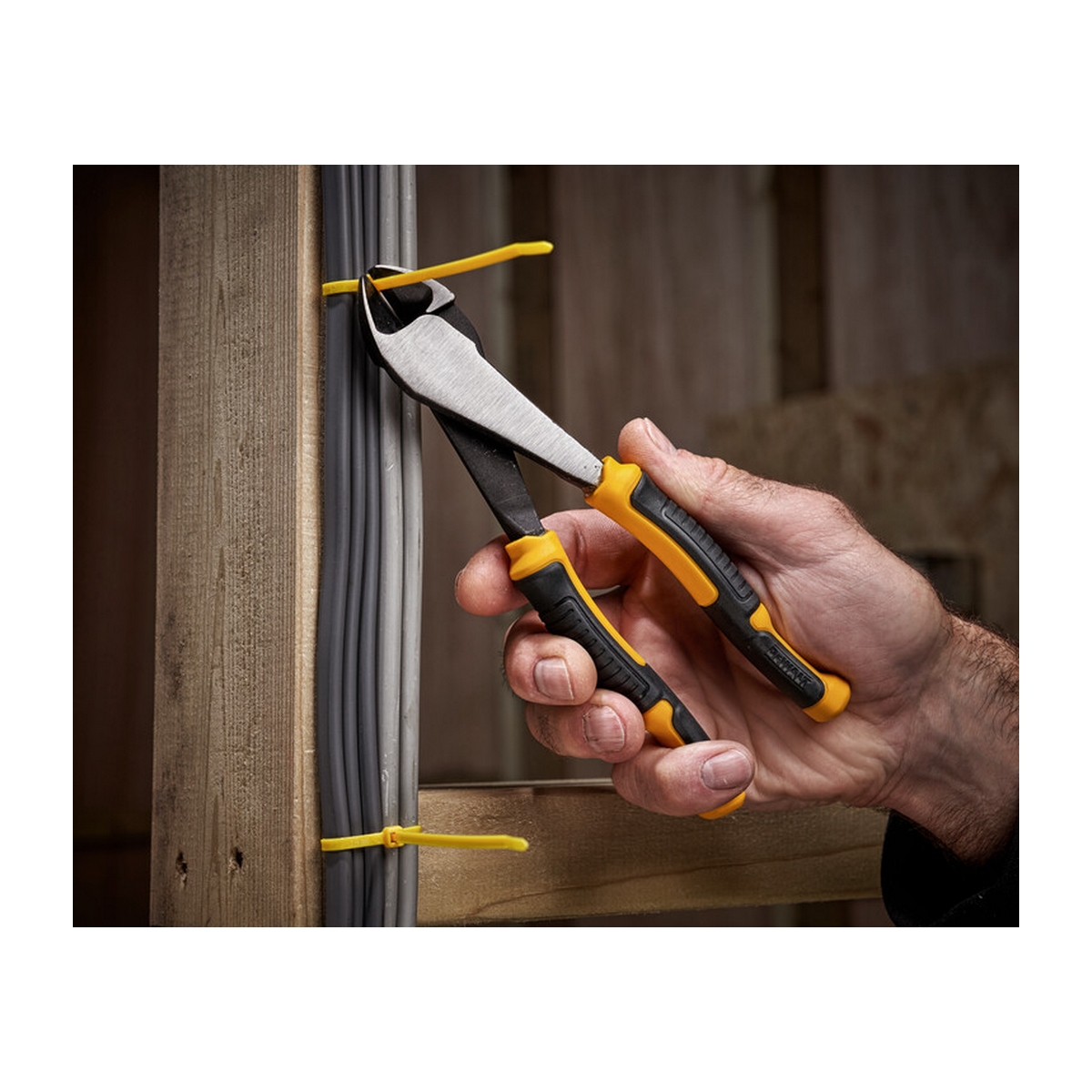 คีมปากตัด คอยาว ขนาด 8 นิ้ว/200 มม. DEWALT รุ่น DWHT82797-0 รูปที่ 3