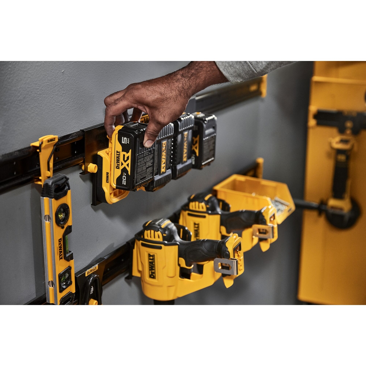 ที่เสียบแบตเตอรี่ แบบเดี่ยว DEWALT รุ่น DWST82820 รูปที่ 3