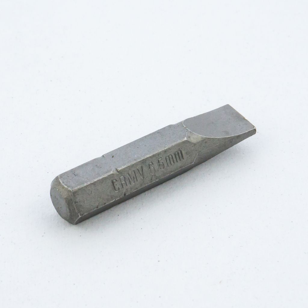 FORCE Slotted Bit 1/4" NO.1.2X6.5, Model 12330065 price ฿18
