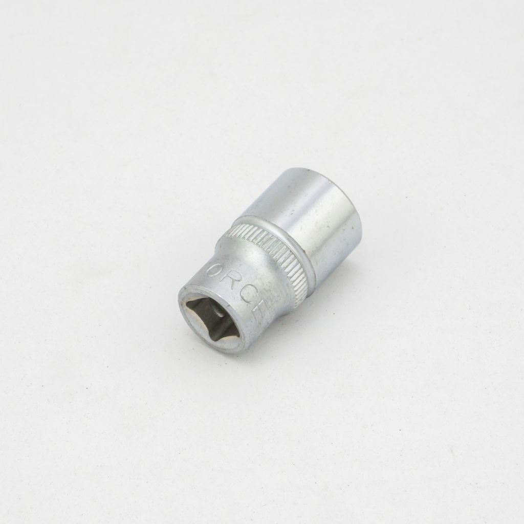 ลูกบ็อกซ์สั้น1/4" 6PT NO.3/8" FORCE รุ่น 5253.8 ราคา ฿20.4