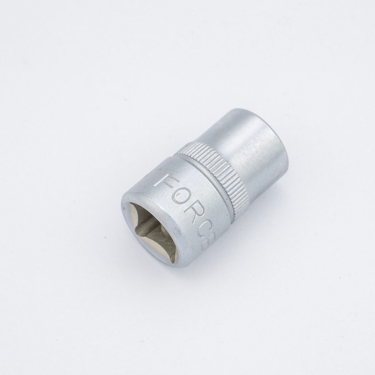 ลูกบ็อกขนาด SQ.DR. 3/8"ขนาด 7/16" FORCE รุ่น 5357.16 ราคา ฿25.2
