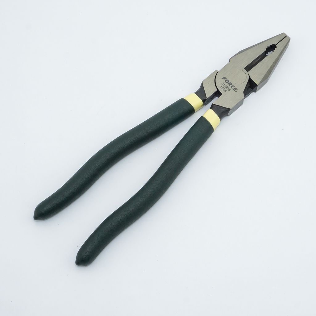 คีมปากตรง ด้ามหุ้มยาง 8.5" FORCE รุ่น 611215 ราคา ฿552