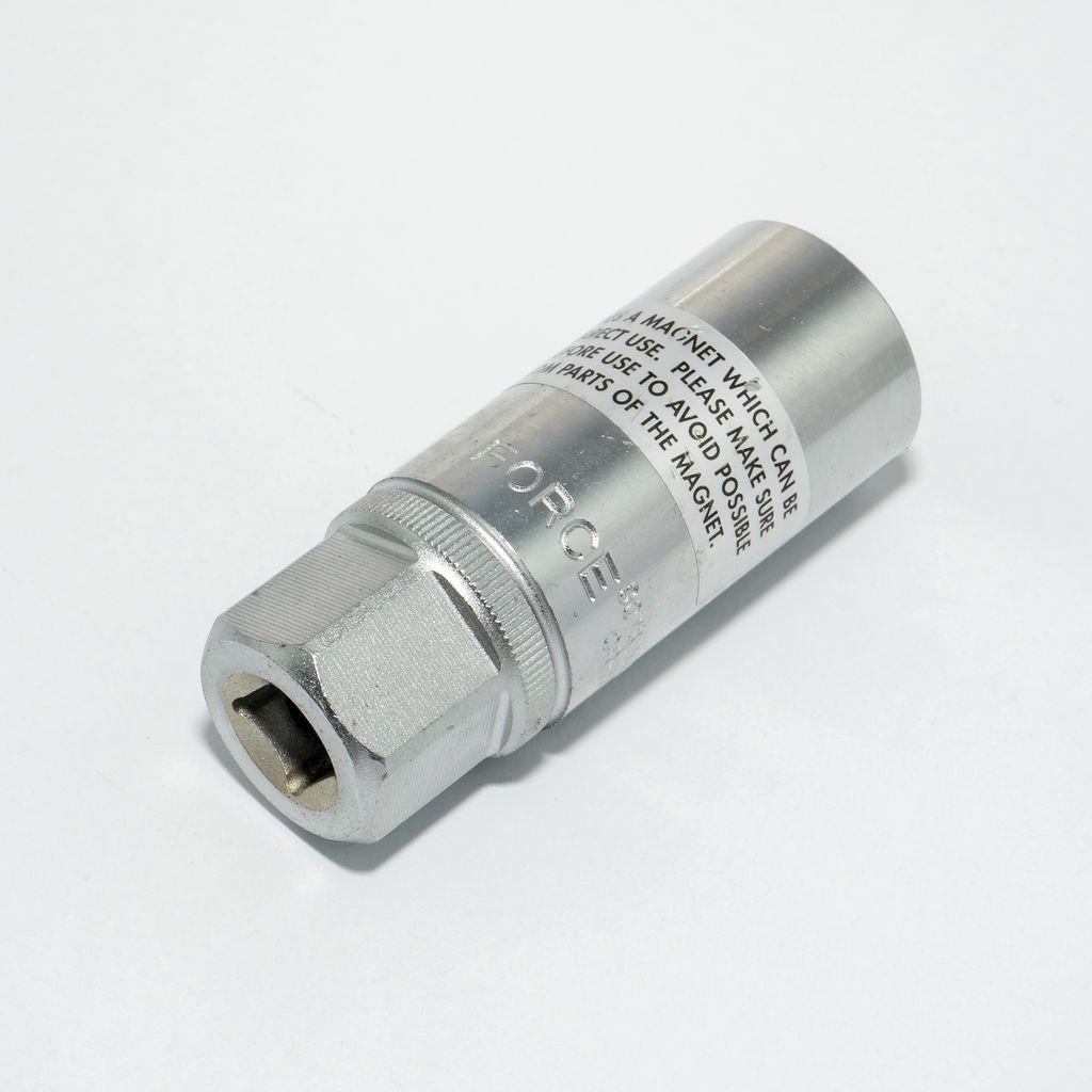 FORCE 火花塞套筒 3/8" 20.6毫米 型号 807320.6M 价格 ฿180