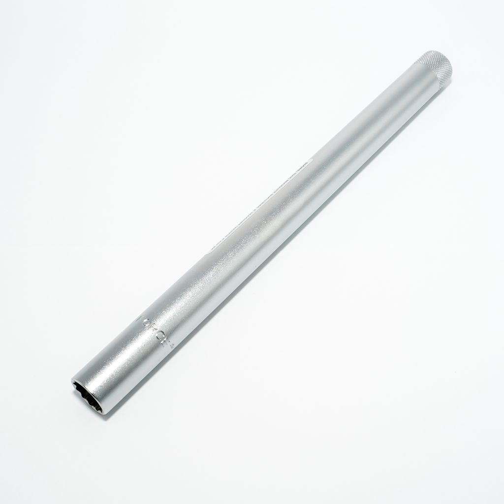 ลูกบ๊อกซ์หัวเทียนยาว3/8" 12PT FORCE รุ่น 807325014M ราคา ฿408