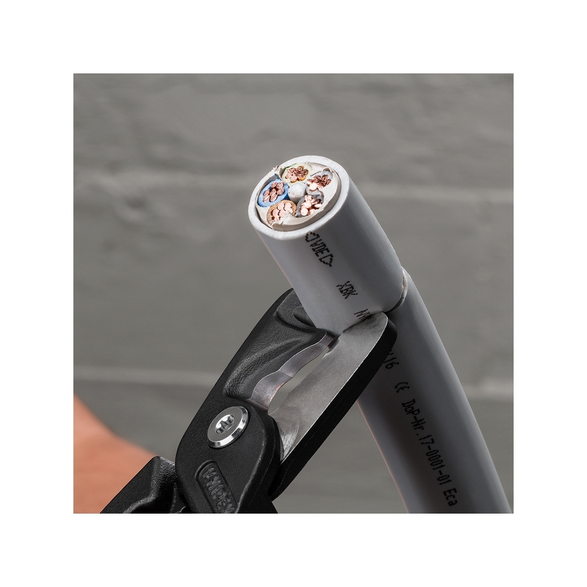 กรรไกรตัดสายไฟขนาด XL STEPCUT KNIPEX รุ่น 9518225 รูปที่ 5
