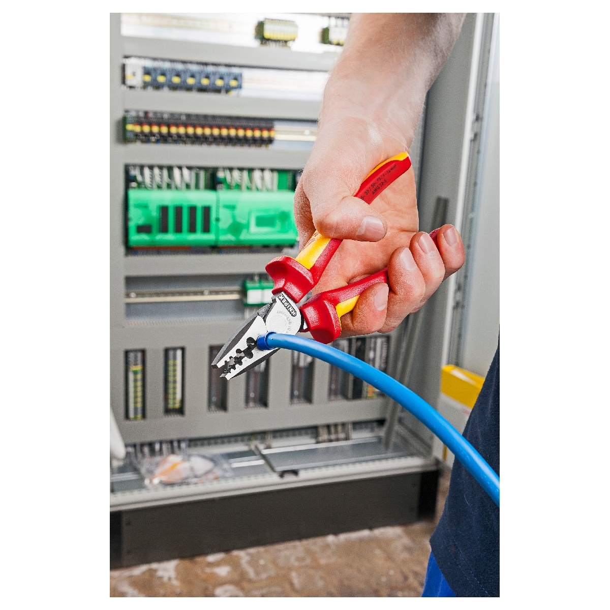 คีมย้ำหางปลา(เฟอร์รูล) ด้าม VDE 180 มม. KNIPEX รุ่น 9778180 รูปที่ 3