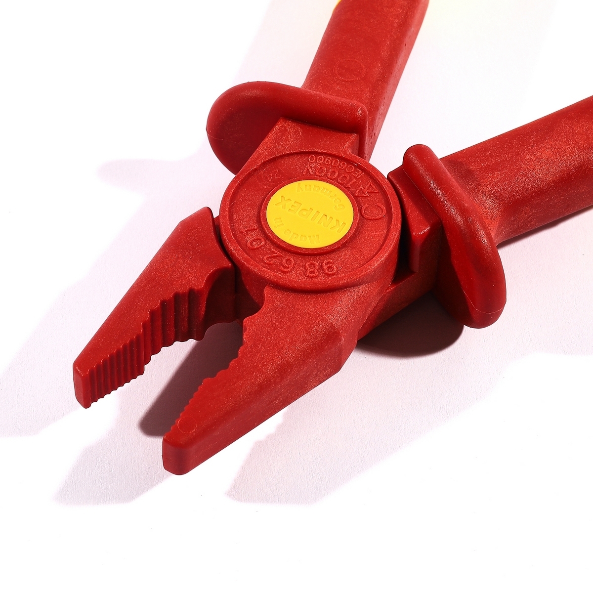 คีมปากแบนพลาสติก KNIPEX รุ่น 986201 รูปที่ 3