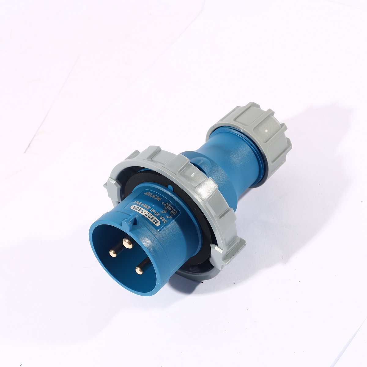 ปลั๊กตัวผู้ 2P+E 32A-6H 230V IP67 MARATHON รุ่น 5405 ราคา ฿102