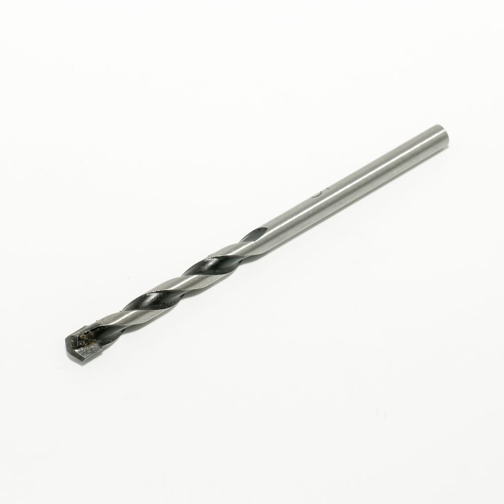 ดอกเจาะ OMNI 5MM X 85MM D-30302 MAKITA รุ่น 003483 ราคา ฿37.08