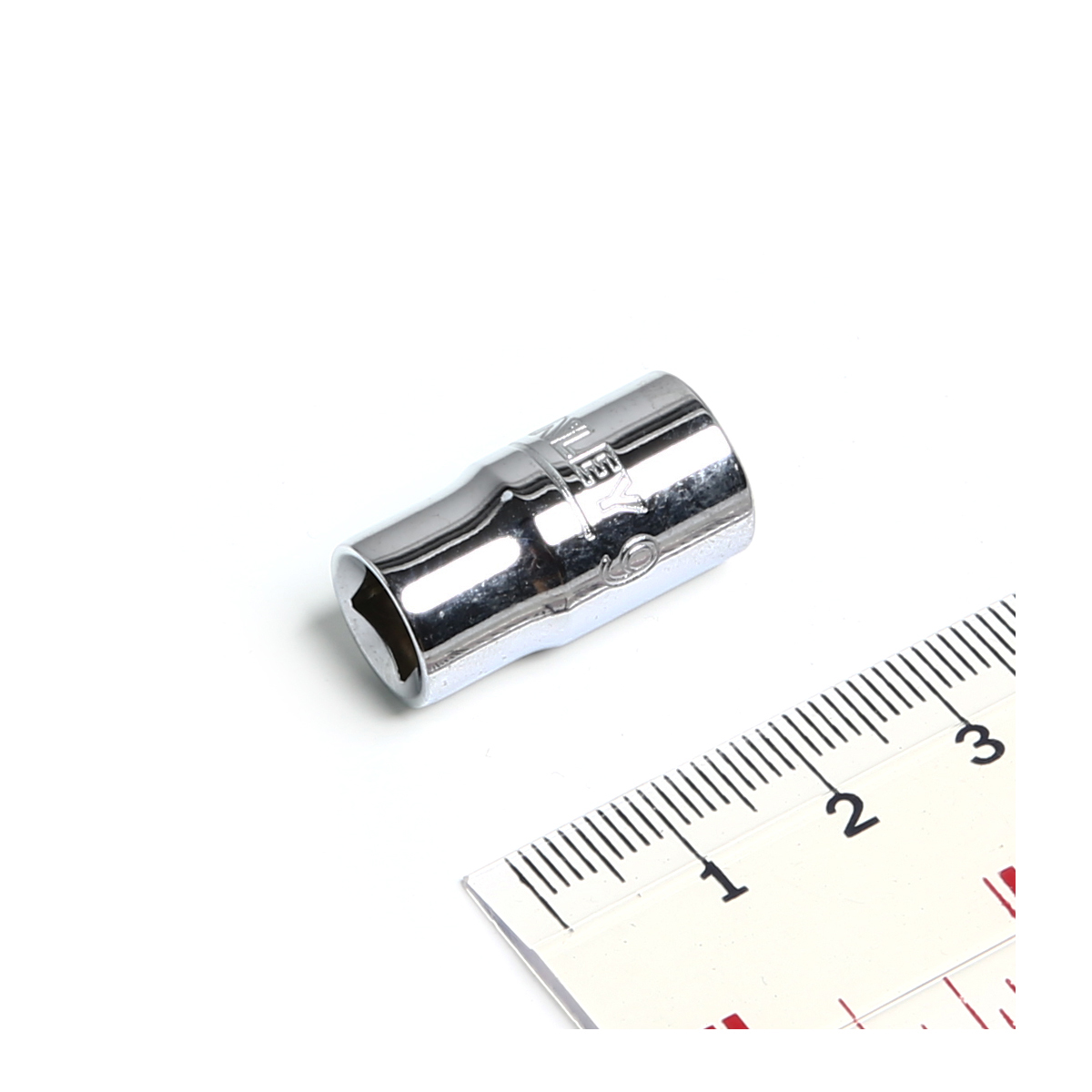 ลูกบ็อกซ์สั้น 6 เหลี่ยม 1/4" เบอร์ 9 STANLEY รุ่น 72-880 ราคา ฿39.6