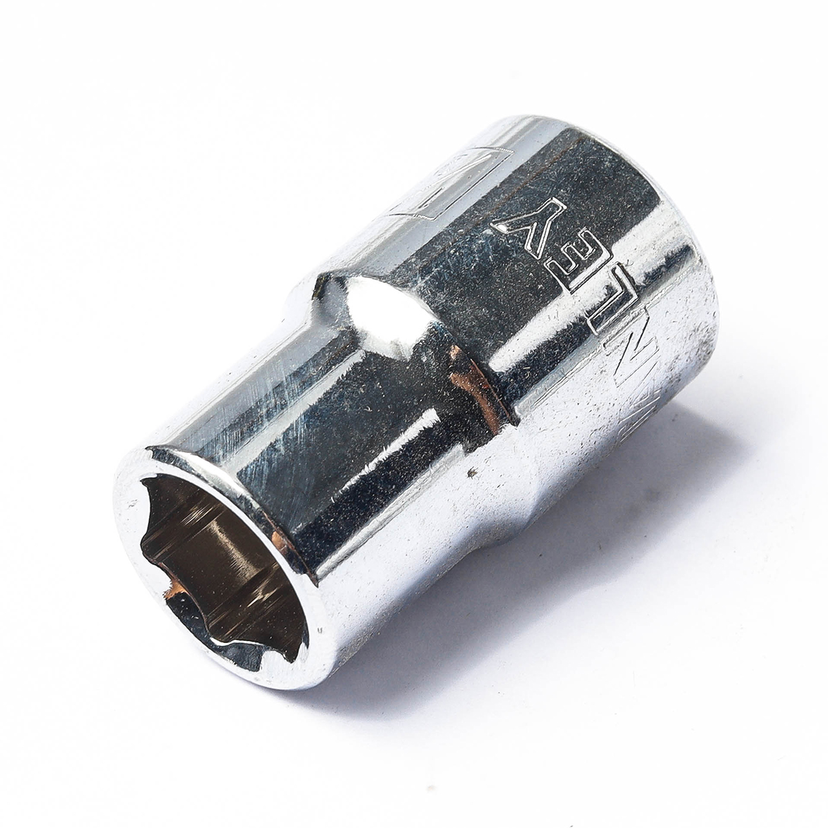 ลูกบ็อกซ์สั้น 6 เหลี่ยม 1/2" ขนาด 1/2" STANLEY รุ่น 86-444 ราคา ฿52.8