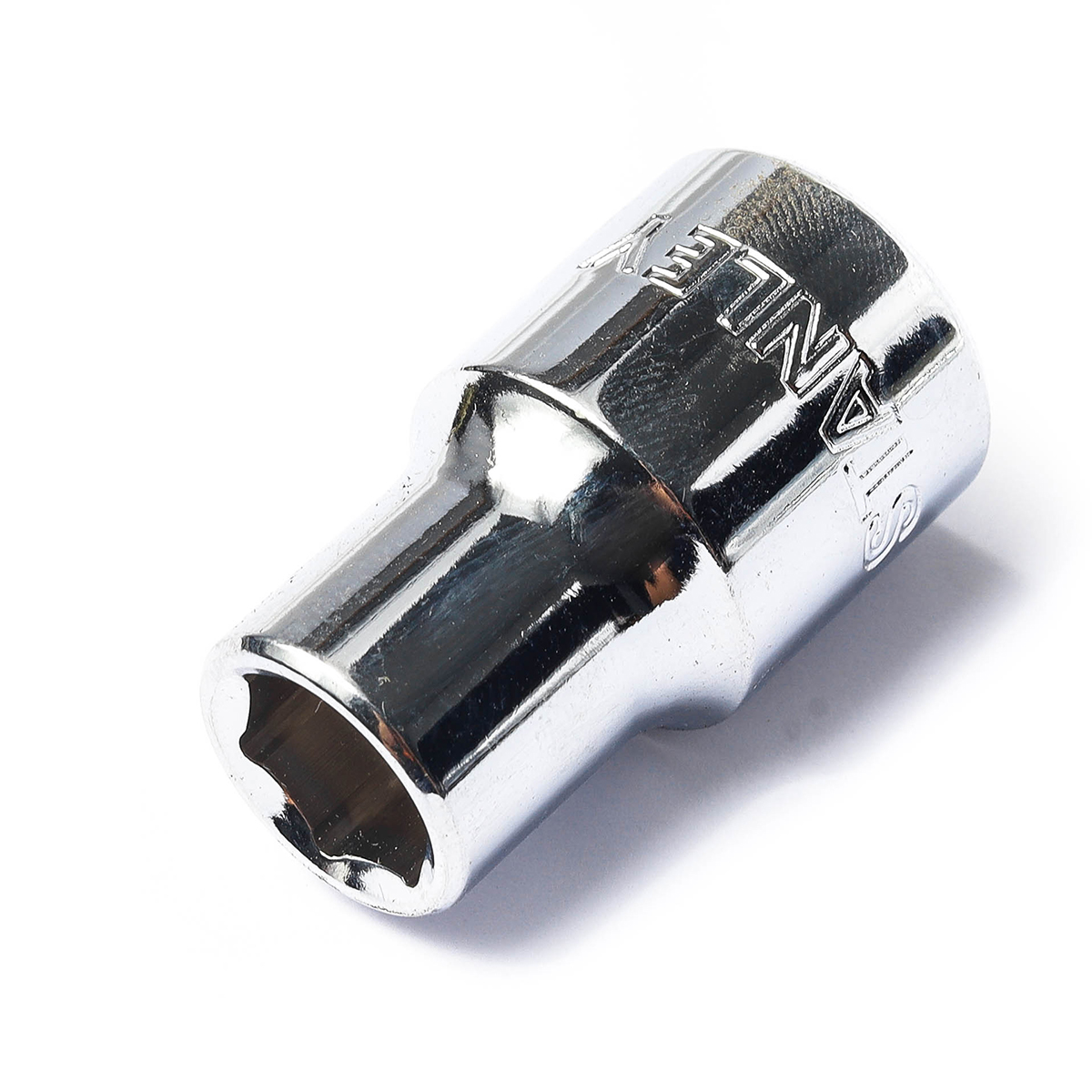 ลูกบ็อกซ์สั้น 6 เหลี่ยม 1/2" เบอร์ 11 STANLEY รุ่น 86-511 ราคา ฿52.8