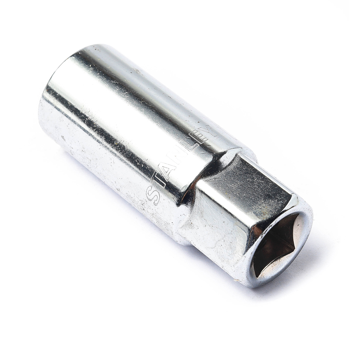 ลูกบ็อกซ์หัวเทียน 3/8 นิ้ว 6 เหลี่ยม 20.6 มม. STANLEY รุ่น 86-581 ราคา ฿121