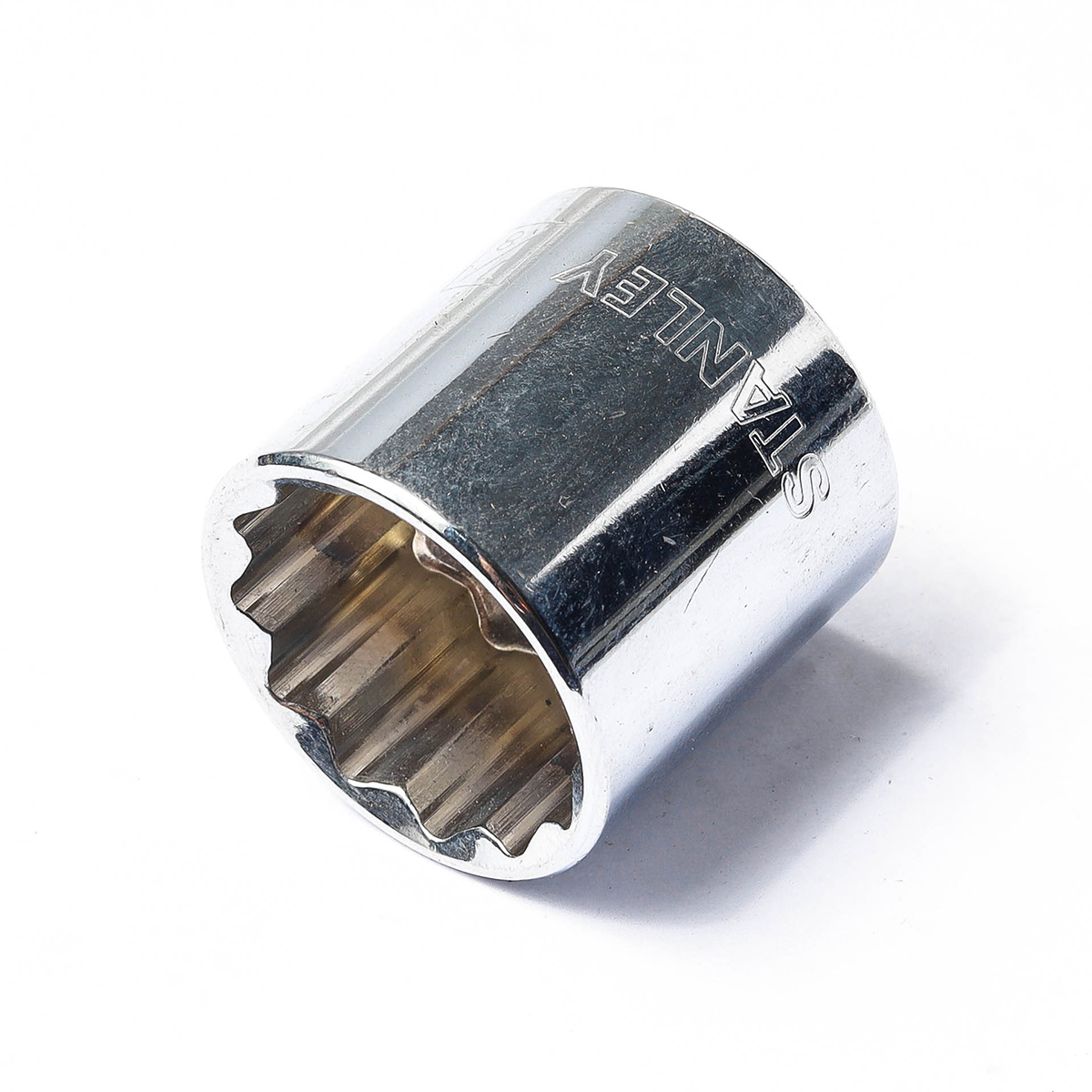 ลูกบ็อกซ์สั้น 12 เหลี่ยม 3/8" ขนาด 7/8" STANLEY รุ่น 88-180 ราคา ฿79.2