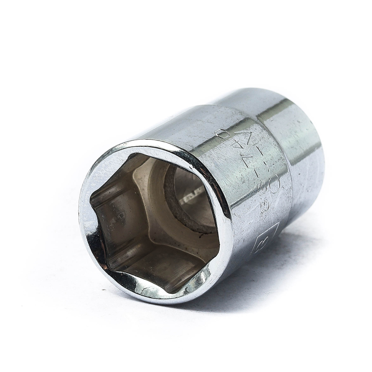 ลูกบ็อกซ์สั้น 6 เหลี่ยม 1/2" เบอร์ 18 STANLEY รุ่น 88-740 รูปที่ 3