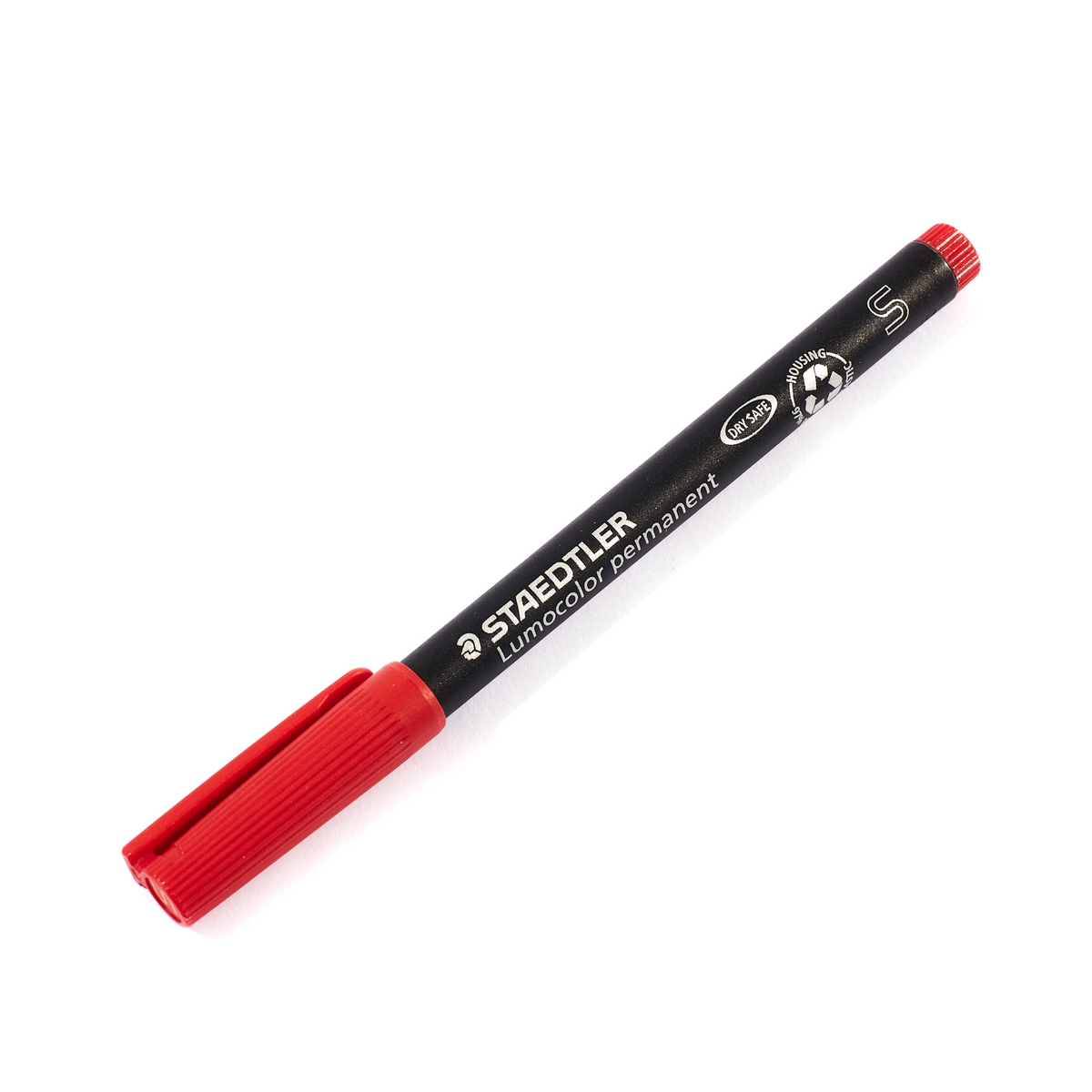ปากกาเขียนแผ่นใส 0.4 มม.(S) สีแดง STAEDTLER ราคา ฿42