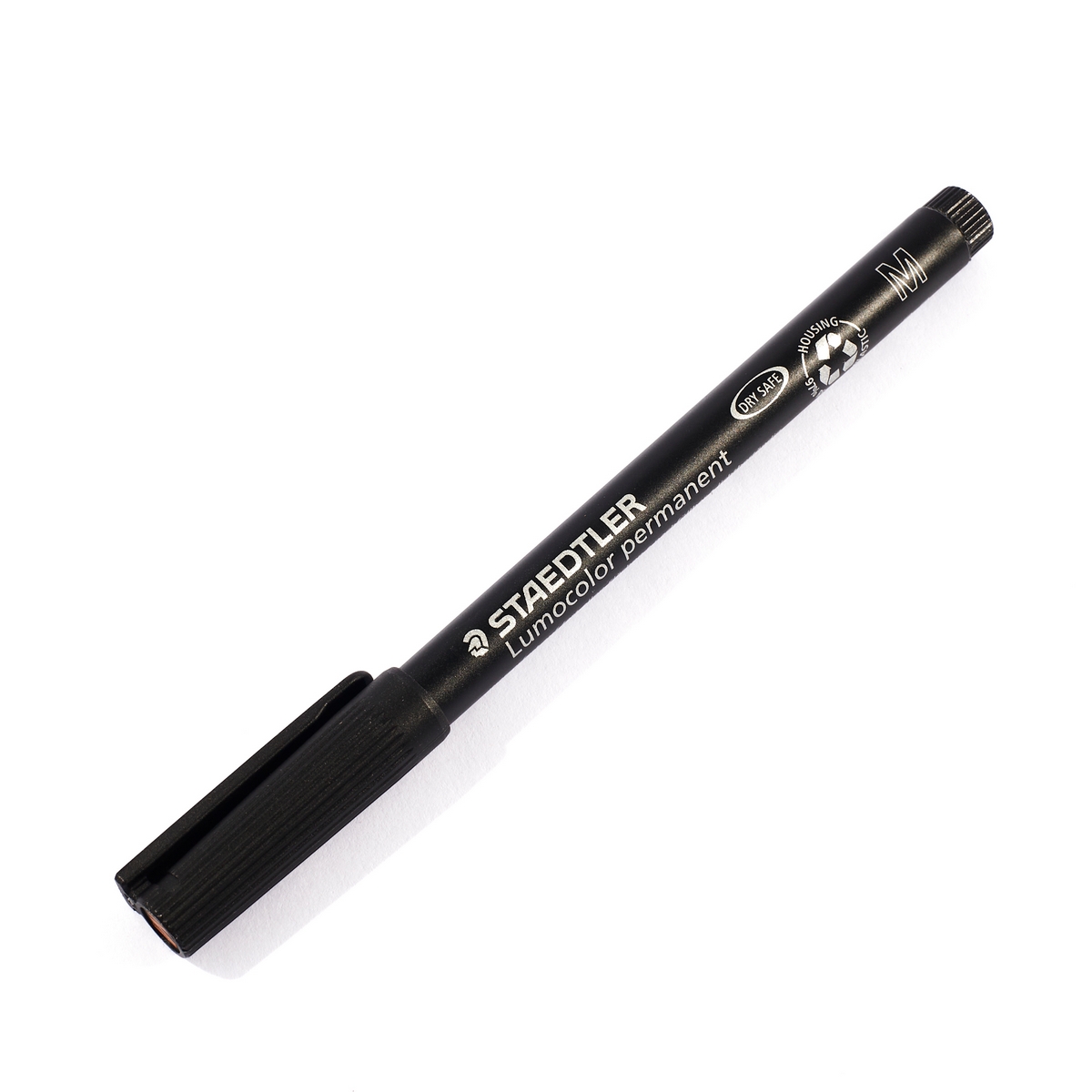 ปากกาเขียนแผ่นใส 1.0 มม.(M) สีดำ STAEDTLER ราคา ฿42