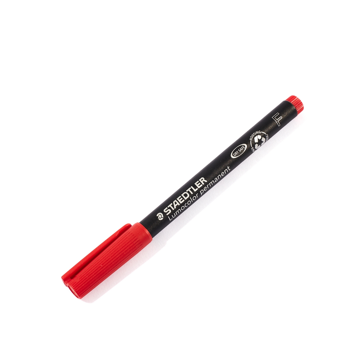 ปากกาเขียนแผ่นใส 0.6 มม.(F) สีแดง STAEDTLER ราคา ฿42